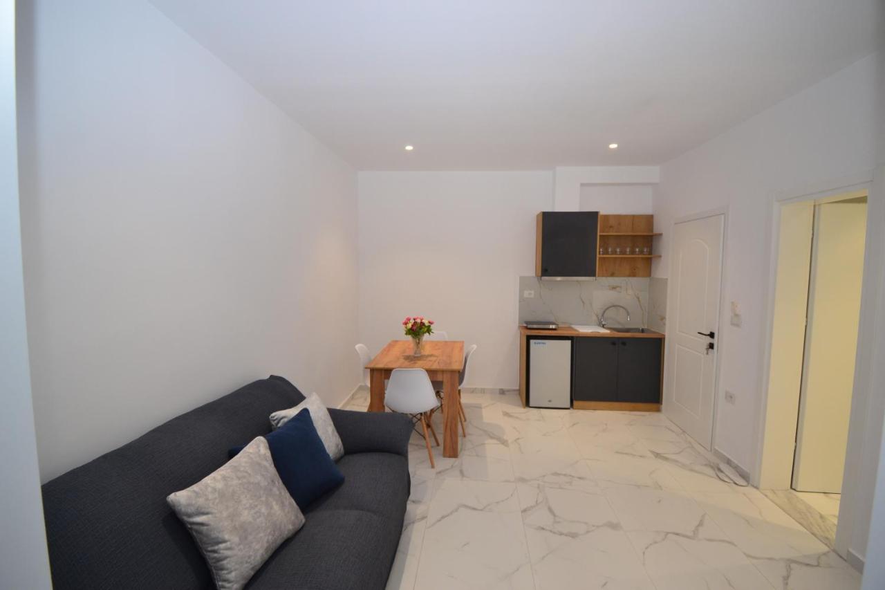 E&L Luxury Apartments Sarandë 外观 照片