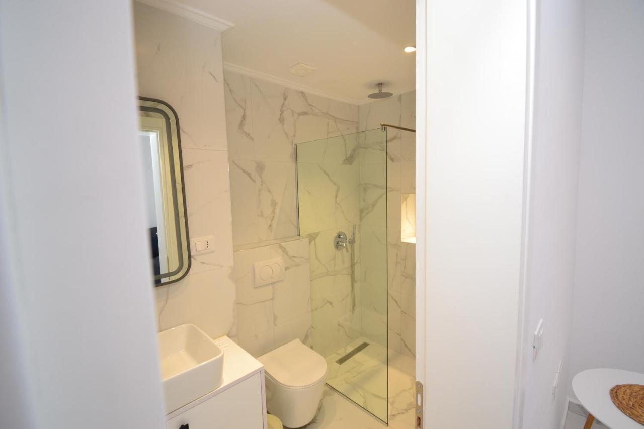 E&L Luxury Apartments Sarandë 外观 照片